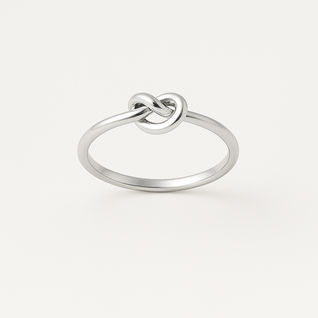 Anello minimal con nodo a cuore in oro bianco 18kt